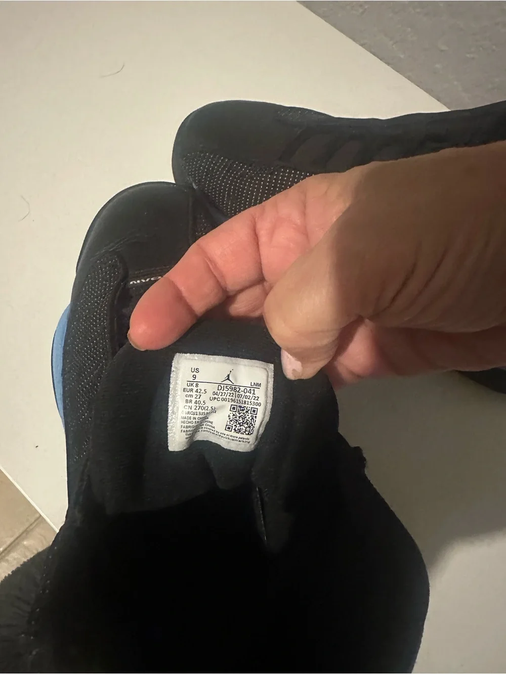 Air Jordan 13 Retro Black University Blue Men’s Size 9 DJ5982-041